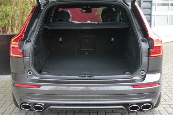Volvo XC60 Recharge T6 AWD Ultimate Dark | Heico Sportiv uitlaat | Bowers&Wilkins audio | Head-Up Display | Memory stoelen | Schuif-/kantel
