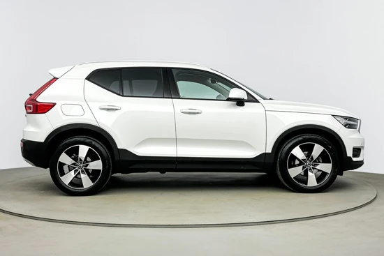 Volvo XC40 T2 MOMENTUM BUSINESS | Navigatie | Cruiscontrol | Park Assist achter |