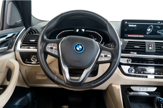 BMW iX3 High Executive 80 kWh | Panorama dak | El. Trekhaak | Adapt. LED | Shadow Line | Harman & Kardon |