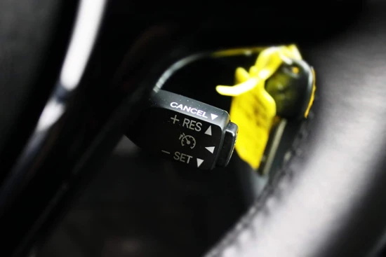 Peugeot 108 1.0 e-VTi Allure | Climate control | Navigatie | Donker glas | Camera | Pack city | Lichtmetalen velgen | etc