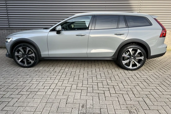 Volvo V60CC B5 AWD PLUS | 20" | INTELLISAFE | HK AUDIO | MEMORY | KEYLESS | PDC CAMERA |SPORTSTOELEN