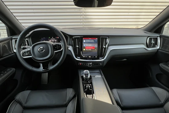 Volvo V60 Cross Country B5 AWD PLUS | 20" | INTELLISAFE | HK AUDIO | MEMORY | KEYLESS | PDC CAMERA |SPORTSTOELEN