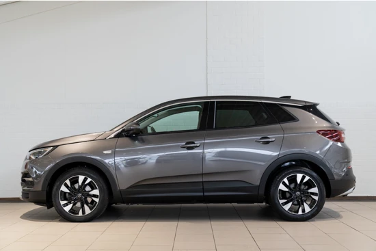 Opel Grandland X 1.2 Turbo Business Executive | Trekhaak | LED | Climate Controle | AGR Stoelen | Camera |