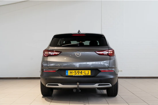 Opel Grandland X 1.2 Turbo Business Executive | Trekhaak | LED | Climate Controle | AGR Stoelen | Camera |