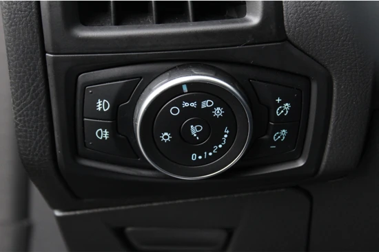 Ford Focus Wagon 1.0 EcoBoost Titanium | NL-Auto! | Camera | Voorruitverwarming | Navigatie | Apple Carplay/Android Auto | CruiseControl |