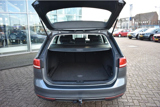 Volkswagen Passat Variant Comfortline 1.4 TSI 125PK | NAVIGATIE | TREKHAAK | PARKEERSENSOREN V+A