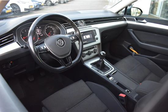 Volkswagen Passat Variant Comfortline 1.4 TSI 125PK | NAVIGATIE | TREKHAAK | PARKEERSENSOREN V+A