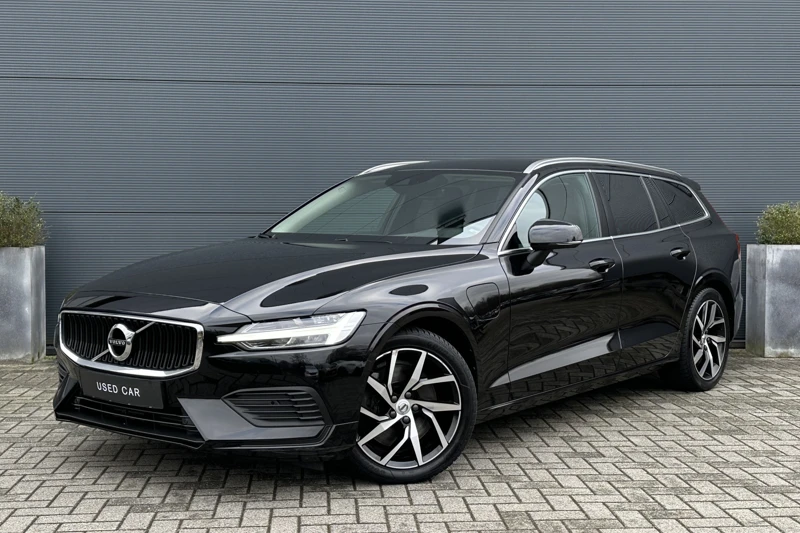 Volvo V60 2.0 T6 Twin Engine AWD Momentum Pro