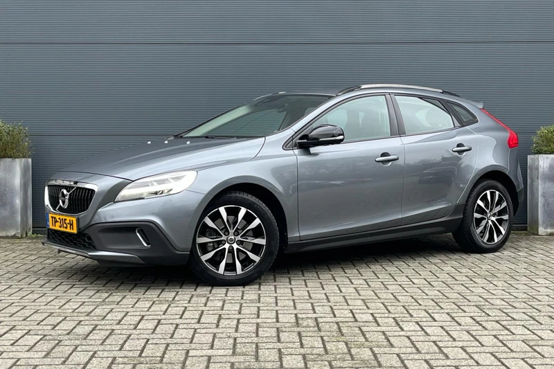 Volvo V40 Cross Country 1.5 T3 Dynamic Edition