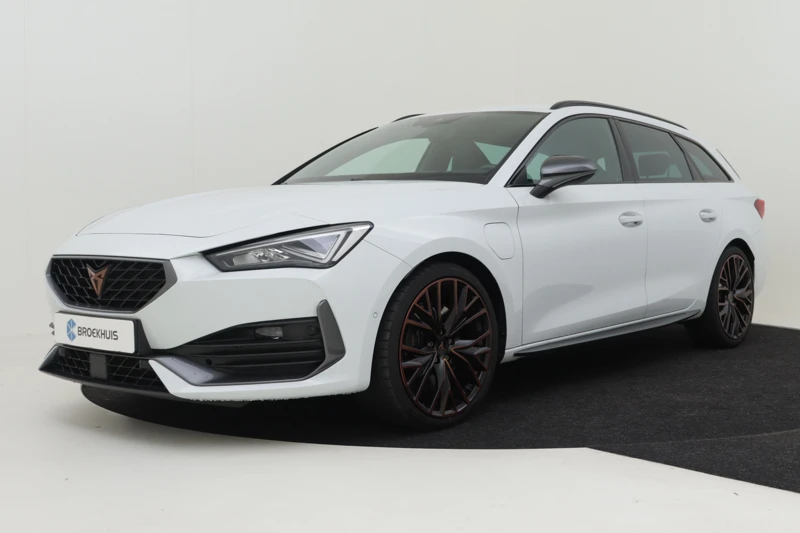 CUPRA Leon Sportstourer 1.4 e-Hybrid PHEV VZ Copper Edition 245pk | Adaptief cruise control | Navigatie | Led koplampen | App connect | Dodehoekdetectie