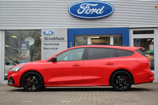 Ford Focus Wagon 2.3 EB 280PK ST-3 | PANODAK | PERFORMANCE | AFN. TREKHAAK | B&O | DEALER ONDERHOUDEN! | PARK SENS V+A | CAMERA | FULL LED