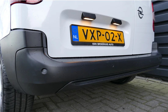 Opel Combo 1.5D 100PK L1LH1 STANDAARD / / NAVI / AIRCO / PDC / 2-ZTIS / DAB+ / BLUETOOTH / CRUISECONTROL / 1E EIGENAAR / NIEUWSTAAT !!