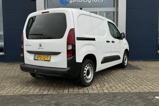 Peugeot Partner 1.5 100 pk Premium | Navigatie | Trekhaak | Airco | Cruise | Houten Laadvloer | Schuifdeur Rechts |