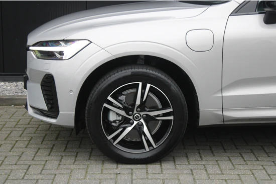 Volvo XC60 T6 Recharge AWD R-Design | Long Range | Luchtvering | Panoramadak | Full LED | Head-up | Trekhaak | 360-camera