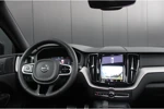 Volvo XC60 T6 Recharge AWD R-Design | Long Range | Luchtvering | Panoramadak | Full LED | Head-up | Trekhaak | 360-camera