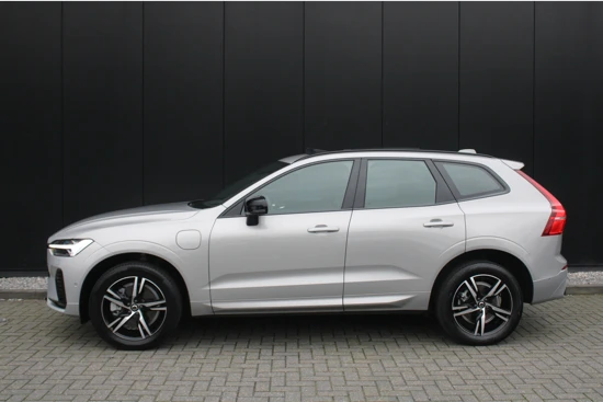 Volvo XC60 T6 Recharge AWD R-Design | Long Range | Luchtvering | Panoramadak | Full LED | Head-up | Trekhaak | 360-camera