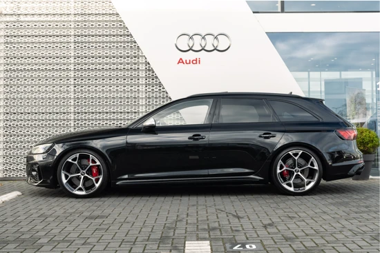 Audi RS4 Competition plus | Panorama dak | RS Sportuitlaat plus | 360 Camera | Comfort-key | Head-up | Assist. City & Park. | B&O