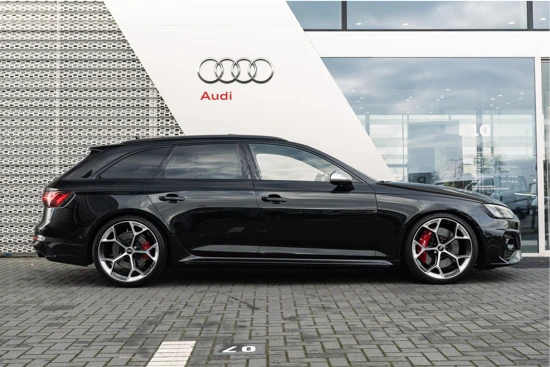 Audi RS4 Competition plus | Panorama dak | RS Sportuitlaat plus | 360 Camera | Comfort-key | Head-up | Assist. City & Park. | B&O