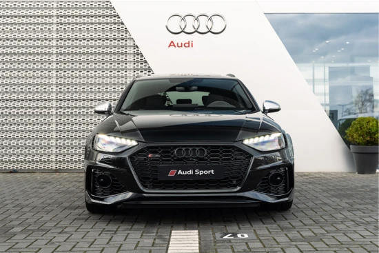 Audi RS4 Competition plus | Panorama dak | RS Sportuitlaat plus | 360 Camera | Comfort-key | Head-up | Assist. City & Park. | B&O