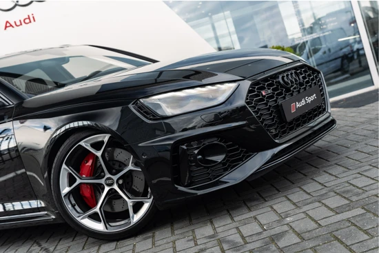 Audi RS4 Competition plus | Panorama dak | RS Sportuitlaat plus | 360 Camera | Comfort-key | Head-up | Assist. City & Park. | B&O