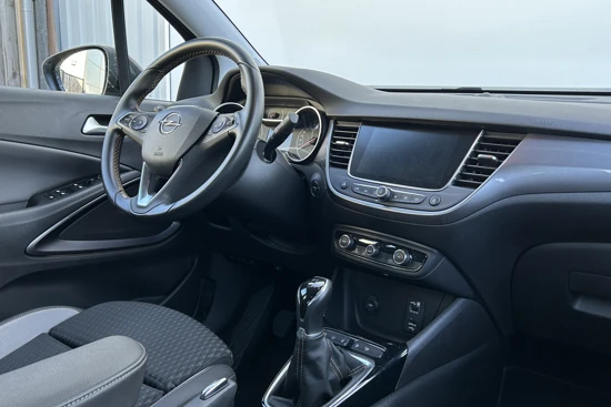 Opel Crossland 1.2 Turbo 110pk | AGR stoelen | Parkeercamera | Navigatie | Achterbank lengterichting verstelbaar | Parkeersensoren voor + achte