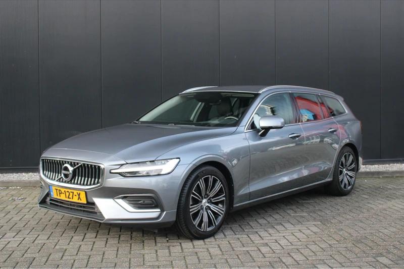 Volvo V60 T6 AWD Inscription | Standkachel | Stoel / stuurverwarming | Achterbankverwarming | Camera | BLIS | DAB+ | Keyless | Inklapbare