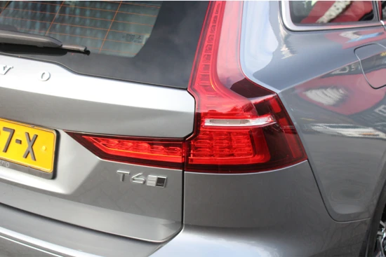 Volvo V60 T6 AWD GT | Inscription | Standkachel | Camera | BLIS | DAB+ | Keyless | Trekhaak | LED