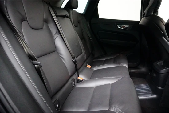 Volvo XC60 T8 Ultimate Dark | Luchtvering| Harman/Kardon | 360° Camera | HUD | Memory-seats i.c.m. Massage functie | 21-Inch | Nappa Leder