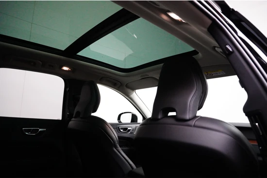 Volvo XC60 T8 Ultimate Dark | Luchtvering | Harman/Kardon | 360° Camera | HUD | Memory-seats i.c.m. Massage functie | 21-Inch | Nappa Leder