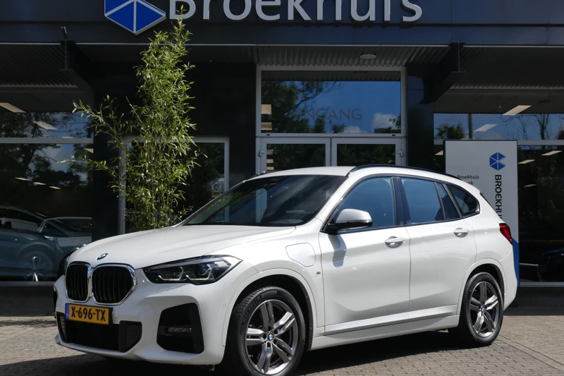 BMW X1 xDrive25e Executive M-Sport | AFN. TREKHAAK | ELEKTRISCHE ACHTERKLEP | 18'' LMV |