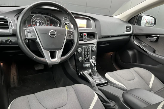 Volvo V40 Cross Country T3 Automaat Edition+ | Standkachel | Stoelverwarming | Navigatie