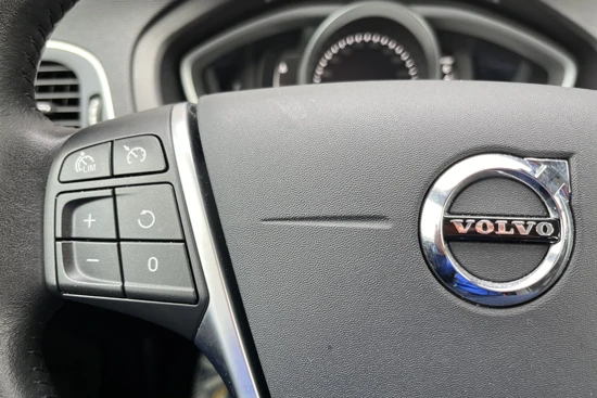 Volvo V40 T2 Automaat Polar+ | Navigatie | LED Koplampen | Stoelverwarming | Parkeersensoren