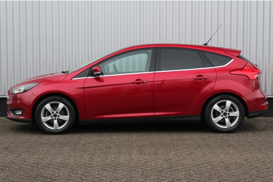 Ford Focus 1.0 125pk Titanium | Navigatie | Parkeersensoren V+A | Voorruitverwarming | Cruise Control | Achteru