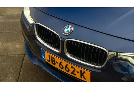 BMW 3-Serie EXECUTIVE 318i 136pk AUTOMAAT l NAVIGATIE l ALS NIEUW