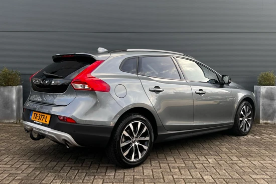 Volvo V40 Cross Country 1.5 T3 Dynamic Edition