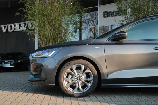 Ford Focus Wagon 1.0 EcoBoost Hybrid ST-Line | Achteruitrijcamera | Stuur- en stoelverwarming | DAB | parkeersensoren rondom | CarPlay