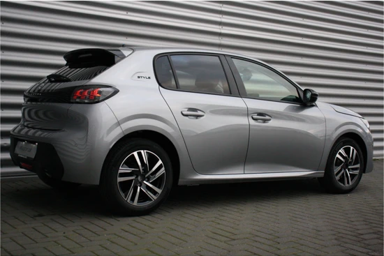 Peugeot 208 1.2 PURETECH 75PK STYLE / NAVI / AIRCO / LED / PDC / 16" LMV / CAMERA / DIRECT LEVERBAAR / €4.276,- VOORDEEL !!