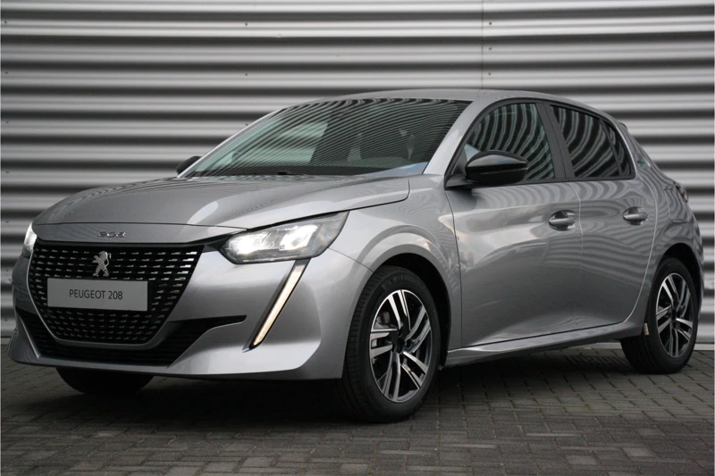 Peugeot 208 1.2 PURETECH 75PK STYLE / NAVI / AIRCO / LED / PDC / 16" LMV / CAMERA / DIRECT LEVERBAAR / €4.276,- VOORDEEL !!