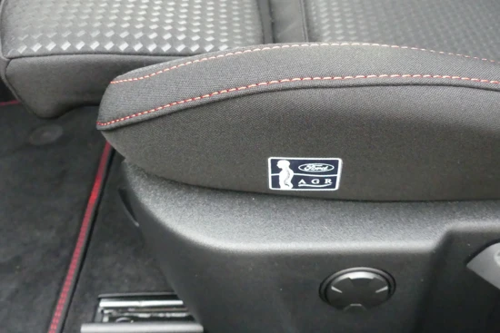 Ford Focus Wagon 1.0 EcoBoost 125PK Hybrid ST Line X | Panoramadak | Adapt cruise | Dode hoek detectie | 18"LMV | Winterpack | Kleur: Magne