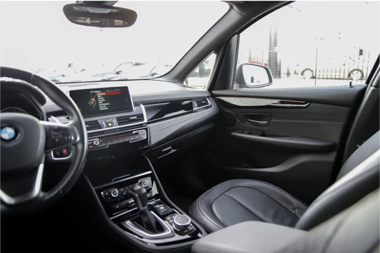 BMW 2 Serie Active Tourer 220i Luxury | Leder interieur | Stoelverwarming | Navigatie | Camera | etc.