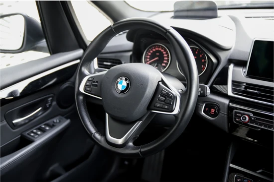 BMW 2 Serie Active Tourer 220i Luxury | Leder interieur | Stoelverwarming | Navigatie | Camera | etc.