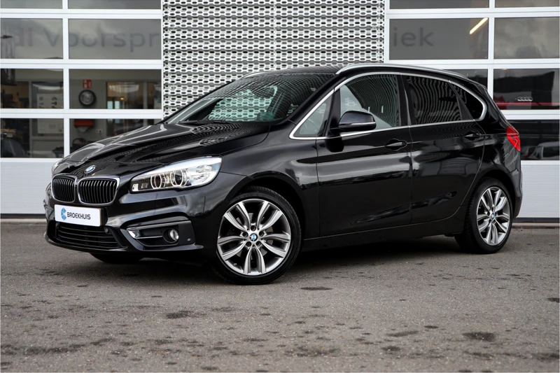 BMW 2 Serie Active Tourer 220i Luxury | Leder interieur | Stoelverwarming | Navigatie | Camera | etc.