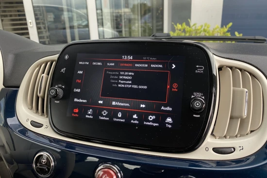 Fiat 500 1.0 Hybrid Lounge | Carplay | Sensoren achter | Airco | Cruise Control