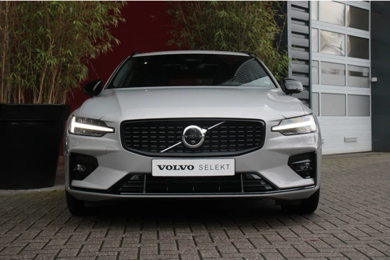 Volvo V60 B4 Plus Dark| Trekhaak | 360º Camera | Schuifdak | Harman/Kardon audio | Stuur- en stoelverwarming voor & achter | Adaptieve Cru