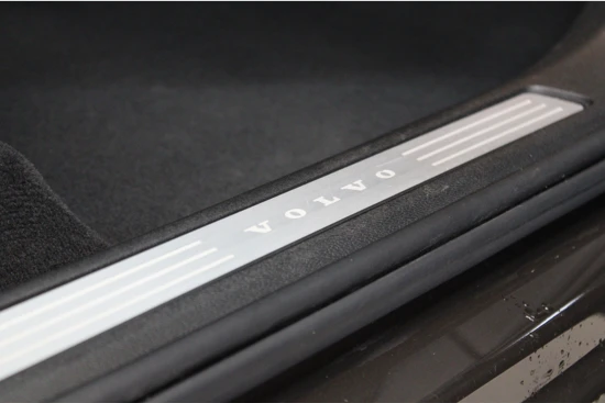Volvo XC60 T5 254PK AWD Inscription | Panoramadak | Stoelverwarming | Camera | Elektr Stoelen + Memory | Apple CP