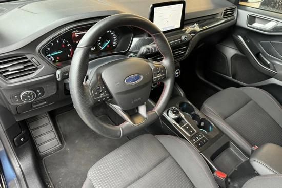 Ford FOCUS Wagon 1.5EB 150PK ST-LINE AUTOMAAT | DEALER ONDERHOUDEN! | WINTERPACK | FULL LED | 18'' LMV | STANDVERWARMING