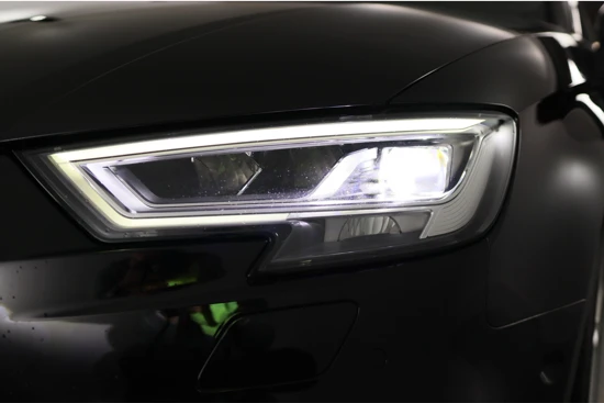 Audi A3 Limousine 35 TFSI CoD Advance Sport | 1e Eigenaar! | LED | Sportstoelen | Vitrueel Cockpit | Trekhaak | Stoelverwarming | Navi |
