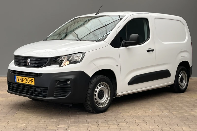 Peugeot Partner 1.5 BlueHDI 100PK Premium | Airconditioning | Parkeersensoren | Trekhaak | Zijschuifdeur rechts | Laadruimtepakket | All seasons