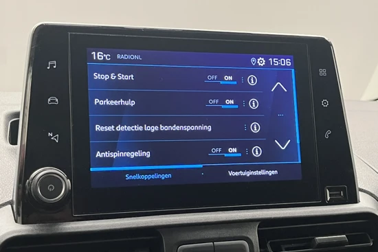 Peugeot Partner 1.5 BlueHDI 100PK Premium | Airconditioning | Parkeersensoren | Trekhaak | Zijschuifdeur rechts | Laadruimtepakket | All seasons