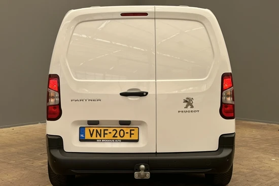 Peugeot Partner 1.5 BlueHDI 100PK Premium | Airconditioning | Parkeersensoren | Trekhaak | Zijschuifdeur rechts | Laadruimtepakket | All seasons